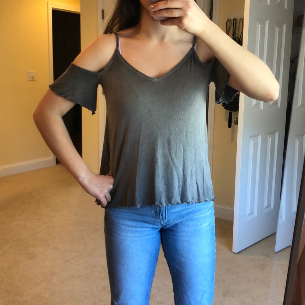 American eagle cold shoulder top